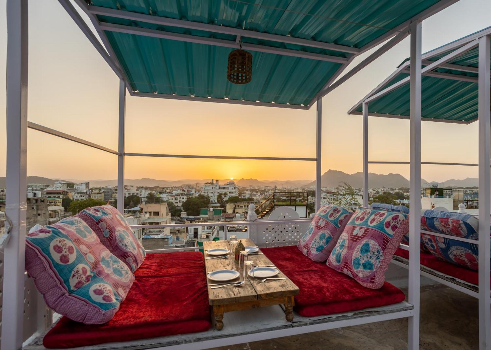 Krishna Stay Guest House Udaipur Exterior photo