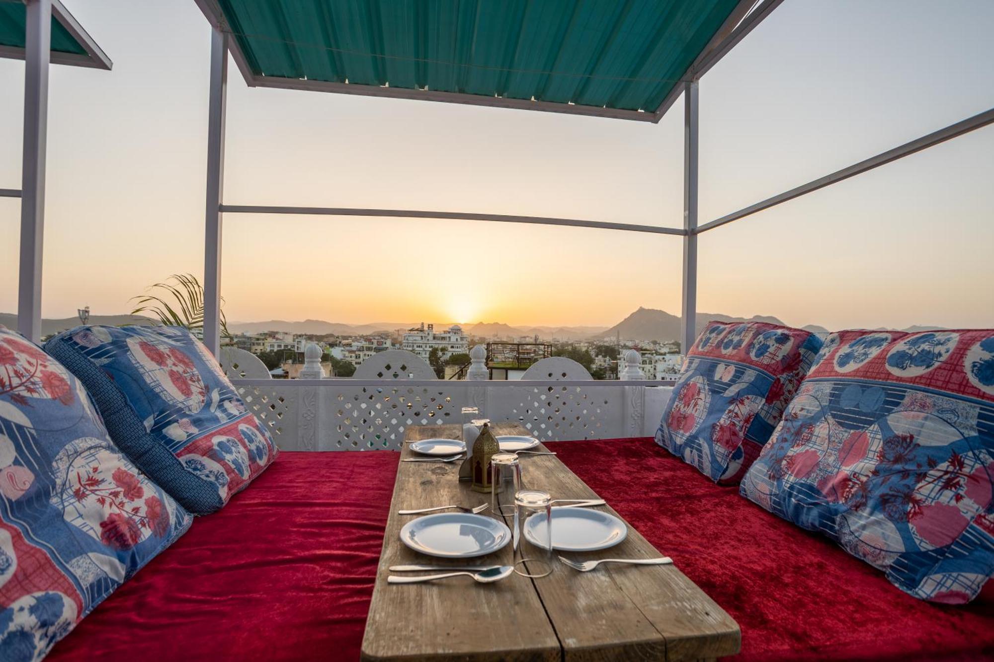 Krishna Stay Guest House Udaipur Exterior photo