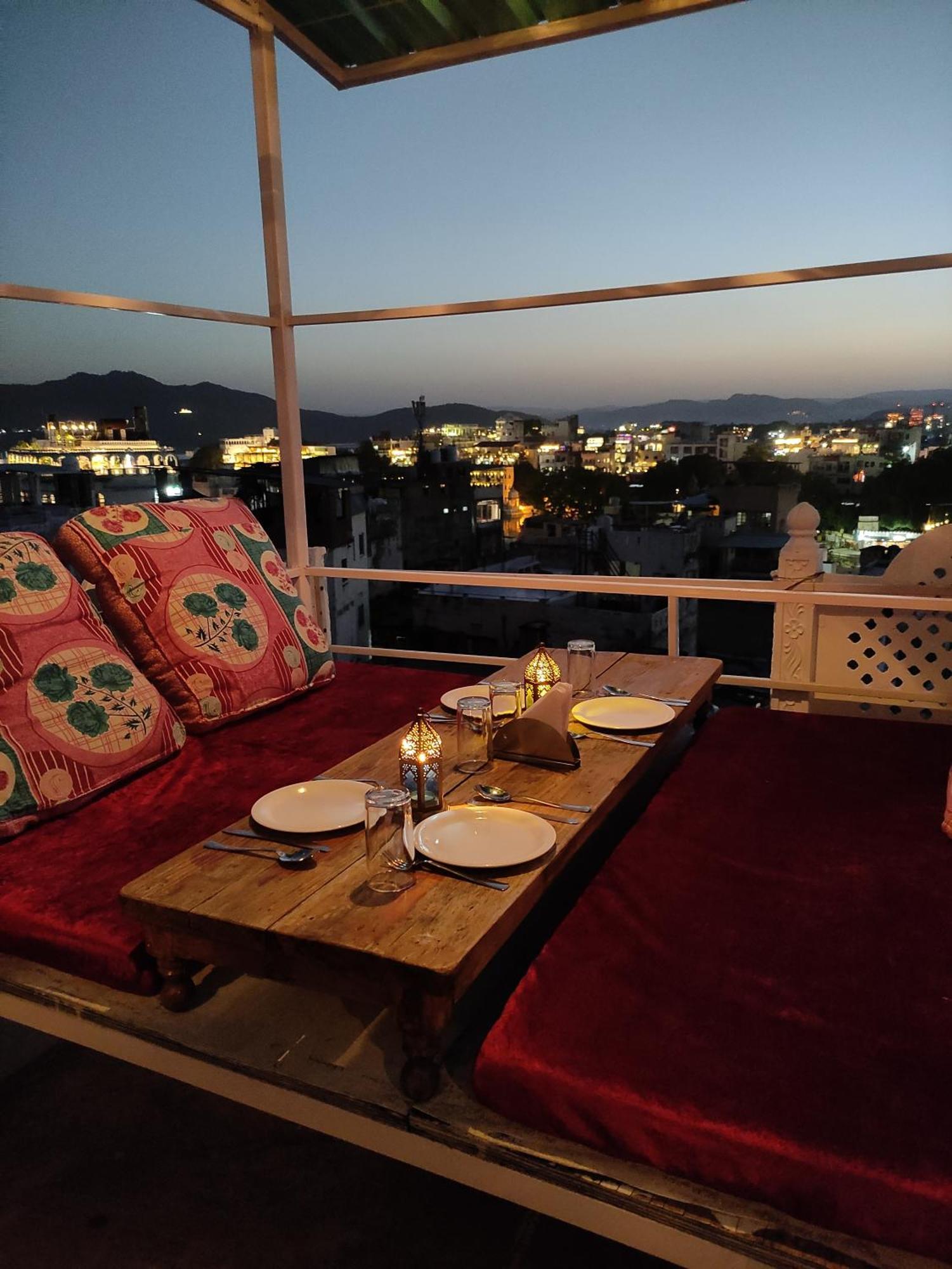 Krishna Stay Guest House Udaipur Exterior photo